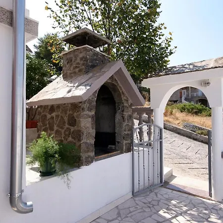 Apartment Apartments By The Sea Mastrinka, Ciovo - 4648
