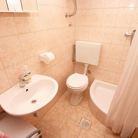 Apartments By The Sea Mastrinka, Ciovo - 4648 Apartman