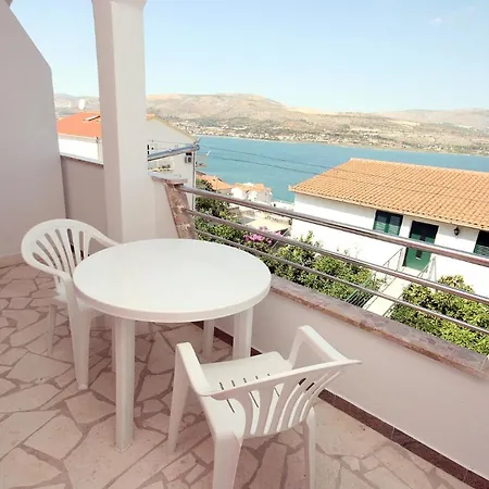 Apartman Apartments By The Sea Mastrinka, Ciovo - 4648 Trogir