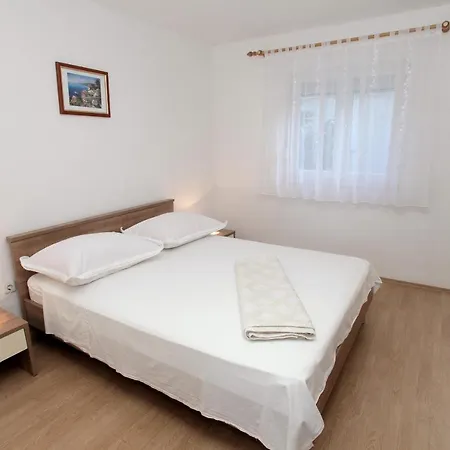 Apartment Apartments By The Sea Mastrinka, Ciovo - 4648