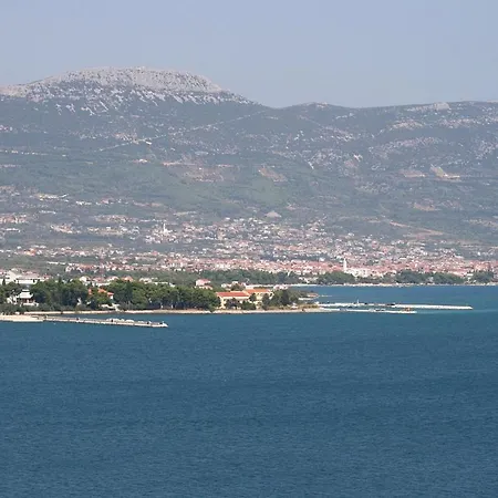 Apartments By The Sea Mastrinka, Ciovo - 4648 *